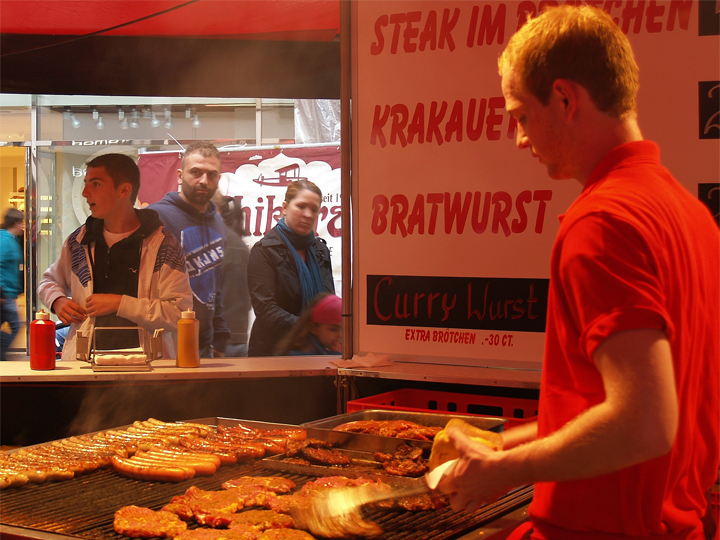 Helferteam bei Vereinsfest – Planung mit Gawaana Helferteam bei Vereinsfest – Planung mit Gawaana